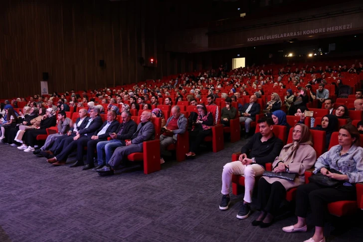 Kocaeli Büyükşehir Konservatuvarı'ndan Unutulmaz 20. Yıl Konseri Kocaeli Büyükşehir Konservatuvarı'ndan Unutulmaz 20. Yıl Konseri