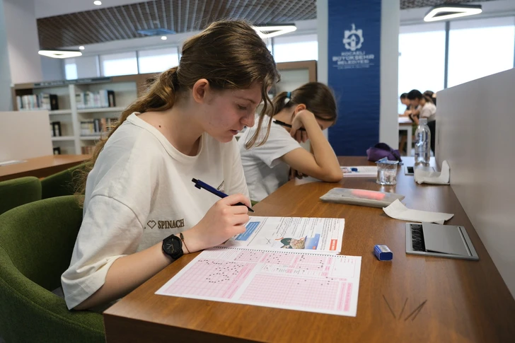 Darıca Kütüphanesi Gençlere Armağan Edildi