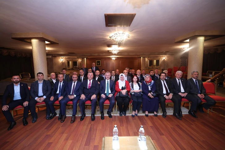 Kocaeli'de İzmit ve Kartepe Muhtarları Başkan Büyükakın'a Konuk Oldu Kocaeli'de İzmit ve Kartepe Muhtarları Başkan Büyükakın'a Konuk Oldu