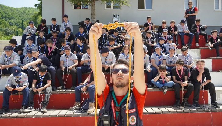 Kağıtsporlu İzcilerden 19 Mayıs Kutlaması