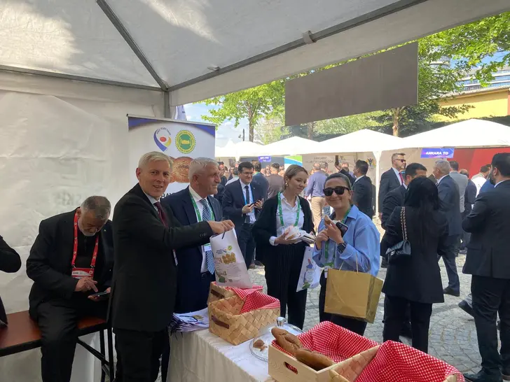 Gebze Bayram Çöreği TOBB Genel Kurulu'nda Tanıtıldı Gebze Bayram Çöreği TOBB Genel Kurulu'nda Tanıtıldı