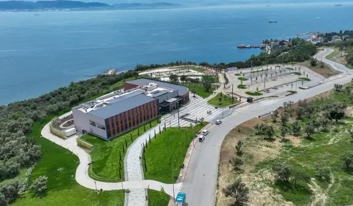 Darıca Kütüphanesi Gençlere Armağan Edildi