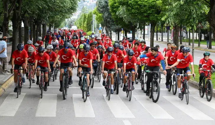 Kocaeli’de 19 Mayıs Coşkusu: Barış İçin Pedal Çevirdiler