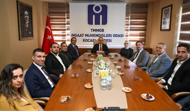 Vali Yavuz, İnşaat Mühendisleri Odası Kocaeli Şubesini Ziyaret Etti