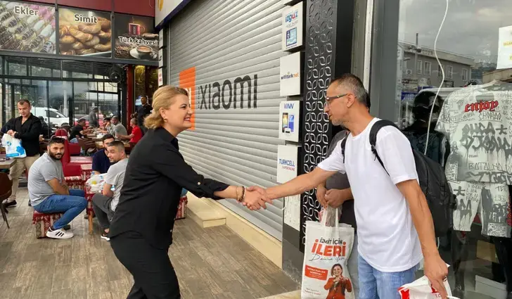 Başkan Hürriyet bayram biter bitmez haftaya işçi duraklarında başladı