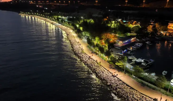 Tavşancıl Sahil Parkı Yeni Yüzüyle Göz Kamaştırıyor