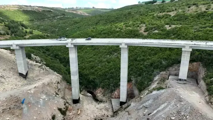 Dilovası Hastane Yolu Viyadük Projesi Hizmete Açıldı