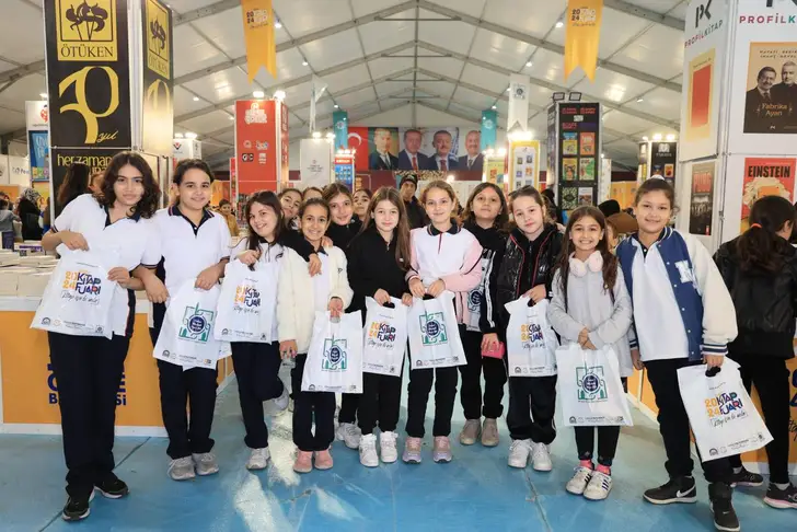 Gebze Kitap Fuarı 214 Bin Kitapseveri Ağırladı Gebze Kitap Fuarı 214 Bin Kitapseveri Ağırladı