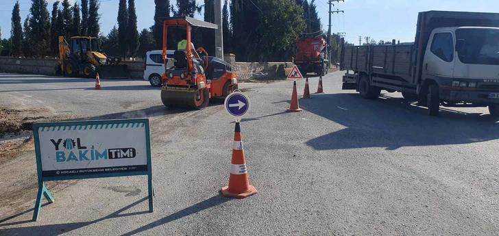Kocaeli Büyükşehir Belediyesi’nden Güvenli ve Konforlu Yollar İçin Hızlı Müdahale Kocaeli Büyükşehir Belediyesi’nden Güvenli ve Konforlu Yollar İçin Hızlı Müdahale
