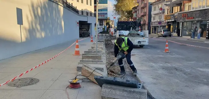 Kocaeli Büyükşehir Belediyesi’nden Güvenli ve Konforlu Yollar İçin Hızlı Müdahale