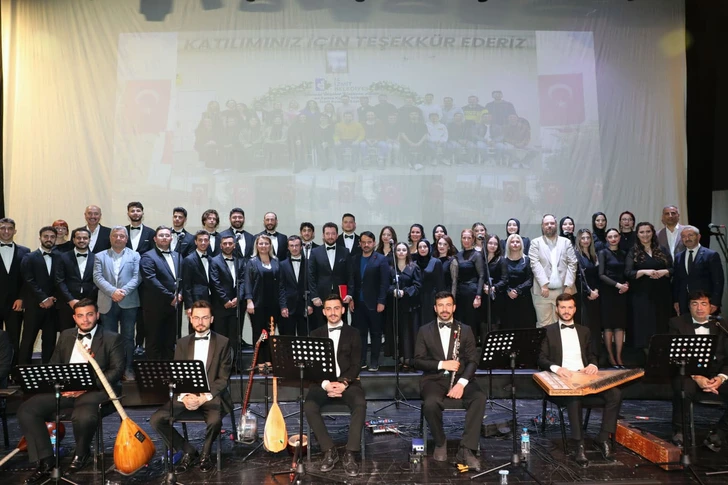 İzmit’te halk müziği coşkusu yaşandı