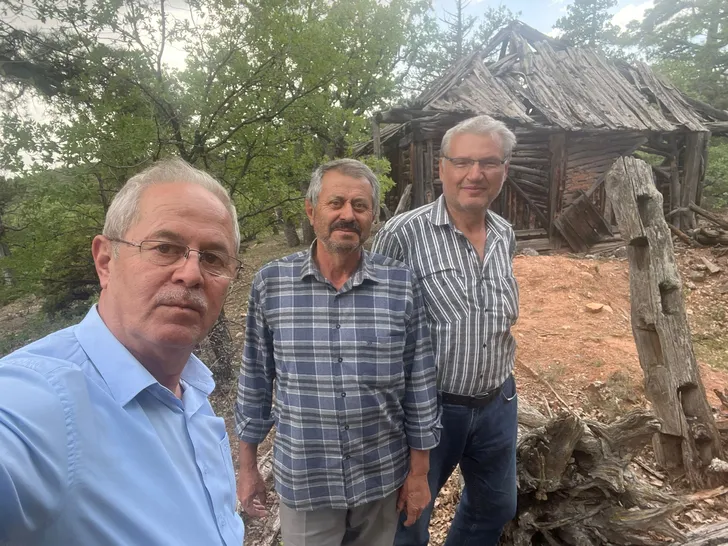 TARİHE IŞIK TUTAN GARİP BİR TÜRBE VE NURETTİN AMCANIN ARDINDAN