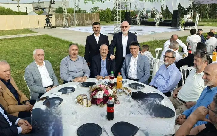 Ahmet Yasin ile Sevda Dünya Evine Girdiler