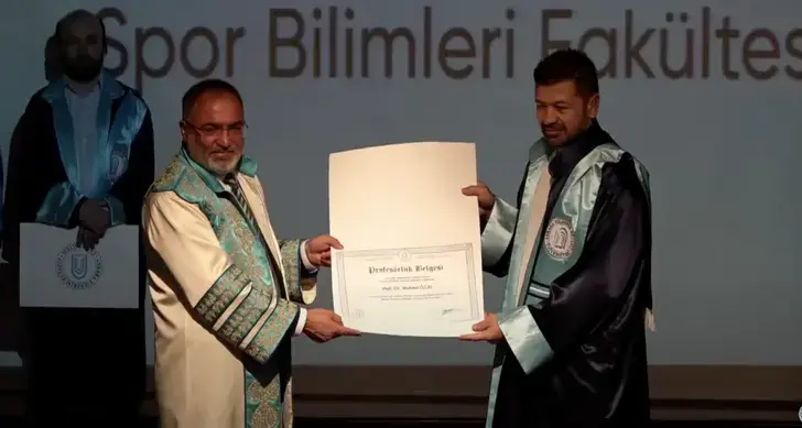 Gebze Belediyesi’nin şampiyon güreşçisi MEHMET ÖZAL’A PROFESÖRLÜK ONURU!