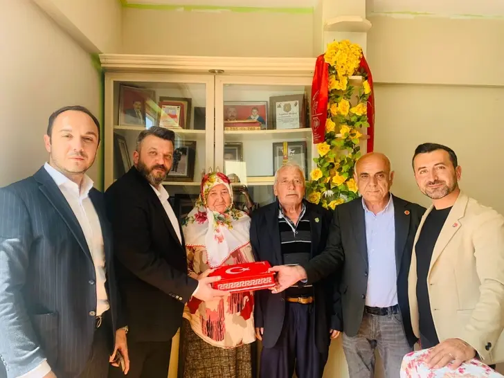 İzmit Belediyesi’nden şehit ailelerine ziyaret