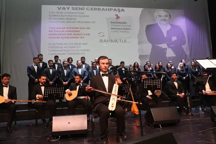 İzmit’te Genç Korodan Türkü Ziyafeti İzmit’te Genç Korodan Türkü Ziyafeti