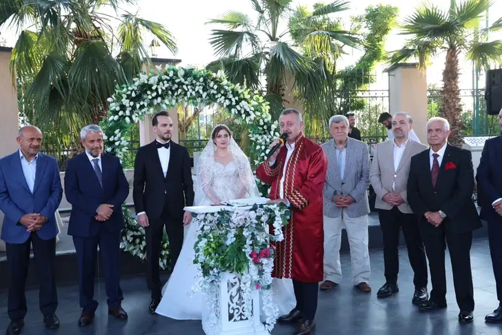 Eyüp Ayar’ın Kızı Beyza dünyaevine girdi