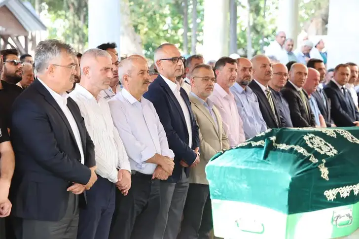 Acımız Büyük, Yüreğimiz Yangın Yeri Kamil Uzunmetmet' i Gözyaşlarıyla uğurladık