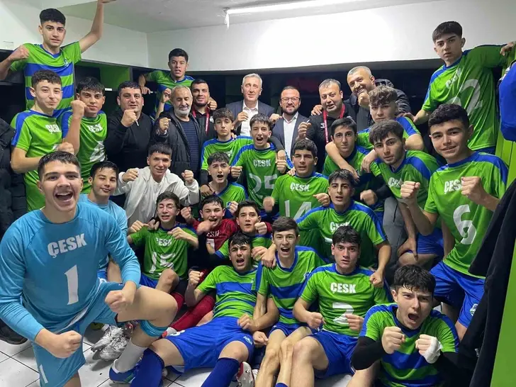 Çayırova Belediyesi U16 Futbol Takımı Şampiyonluğa Ulaştı