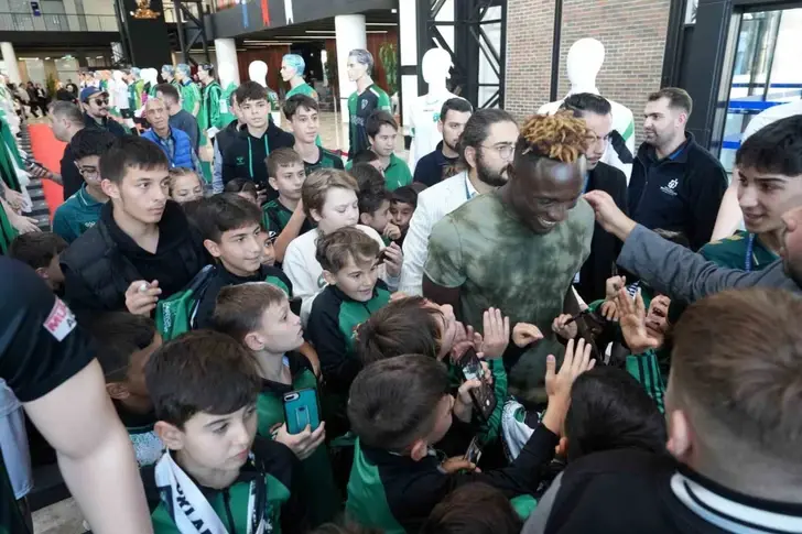 Kocaelispor’un Yıldızı Dan Agyei Taraftardan Yoğun İlgi Gördü