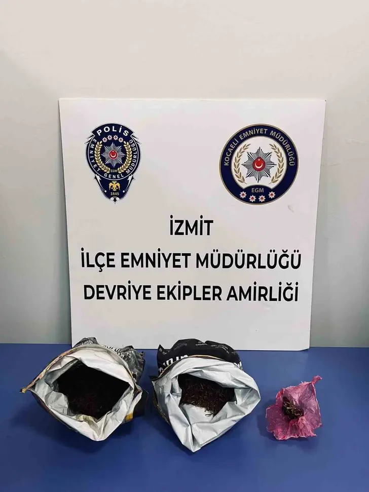 Polisin Durdurduğu Şüphelilerin Üzerinde Uyuşturucu Ele Geçirildi