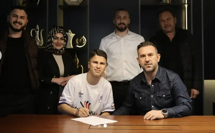 ALT YAPIDA YETİŞEN GENÇ OYUNCU BURAK AKYÜZ İLE GEBZESPOR