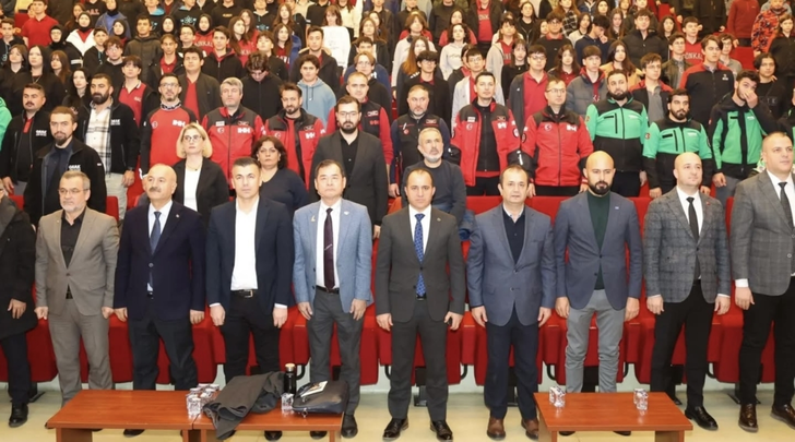 GİRESUN YAĞLIDERELİLER DERNEĞİNİN DÜZENLEDİĞİ  DEPREM ETKİNLİĞİNDE  KONUŞMACI