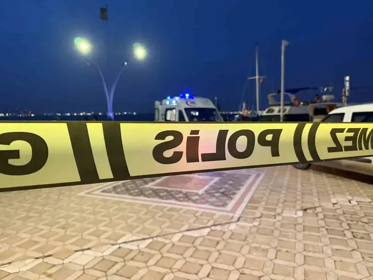 Denizde Dalgıç Kıyafetli Erkek Cesedi Bulundu: Balıkçılar Fark Etti