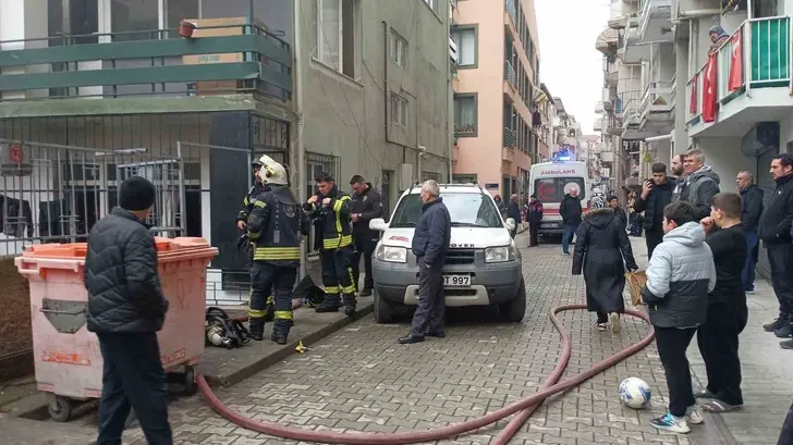 Tersane İşçilerinin Kaldığı Evde Çıkan Yangın Paniğe Neden Oldu