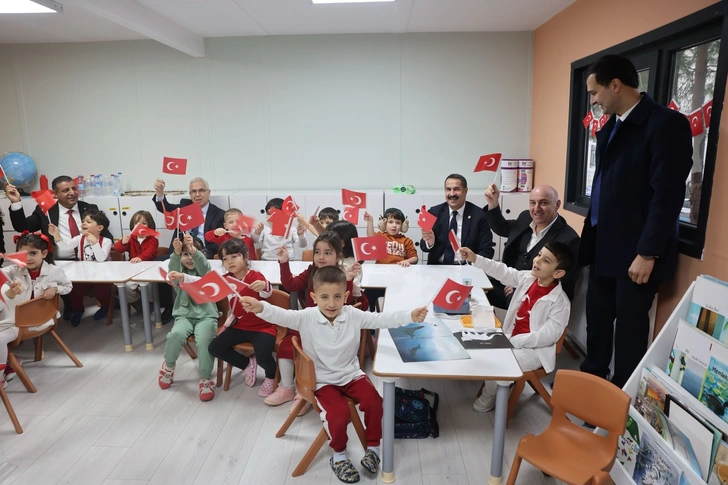 HAFTAYA OKULLARDA BAŞLADILAR