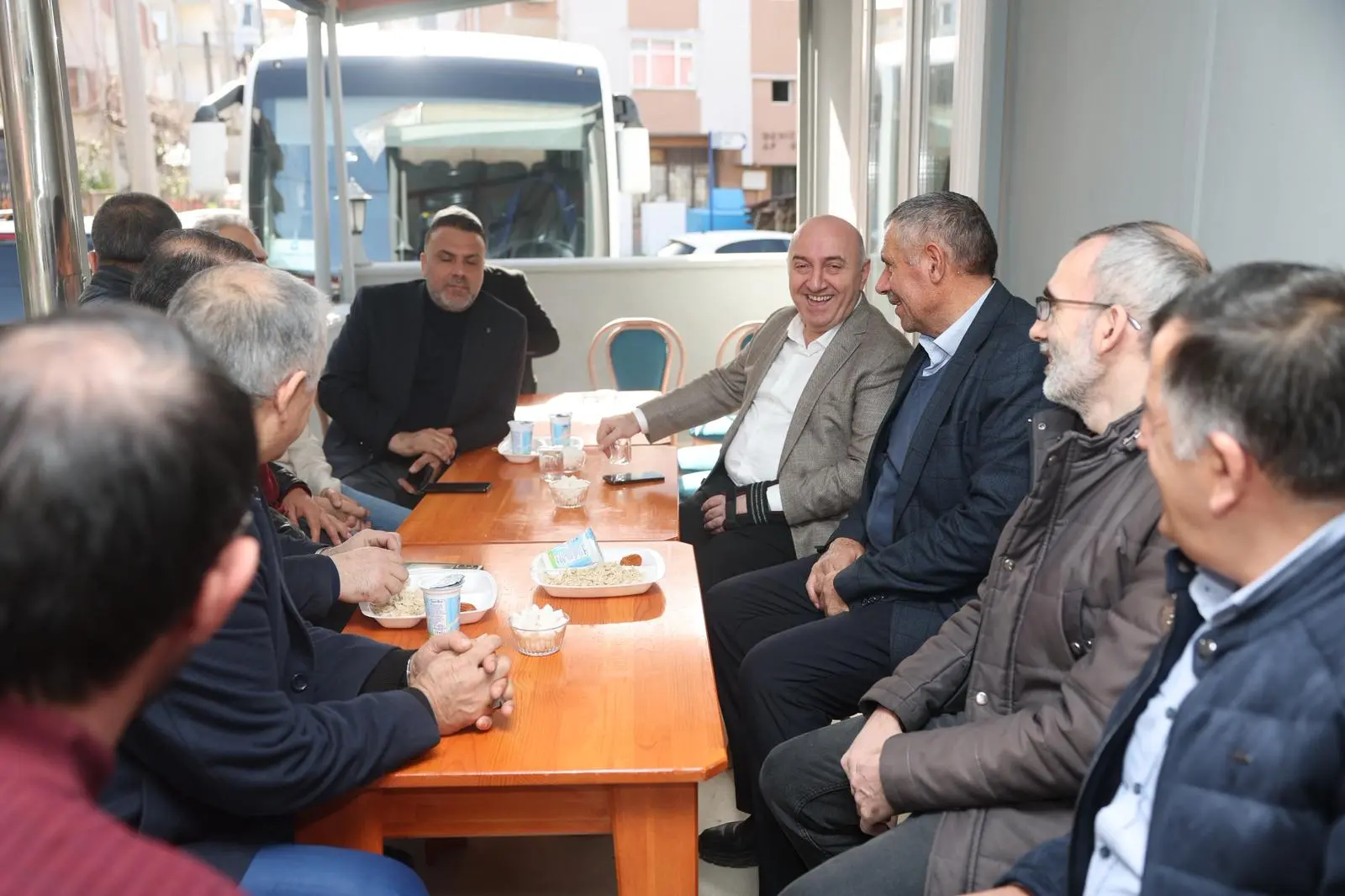 Bıyık, Dernekleri yalnız bırakmadı! Bıyık, Dernekleri yalnız bırakmadı!