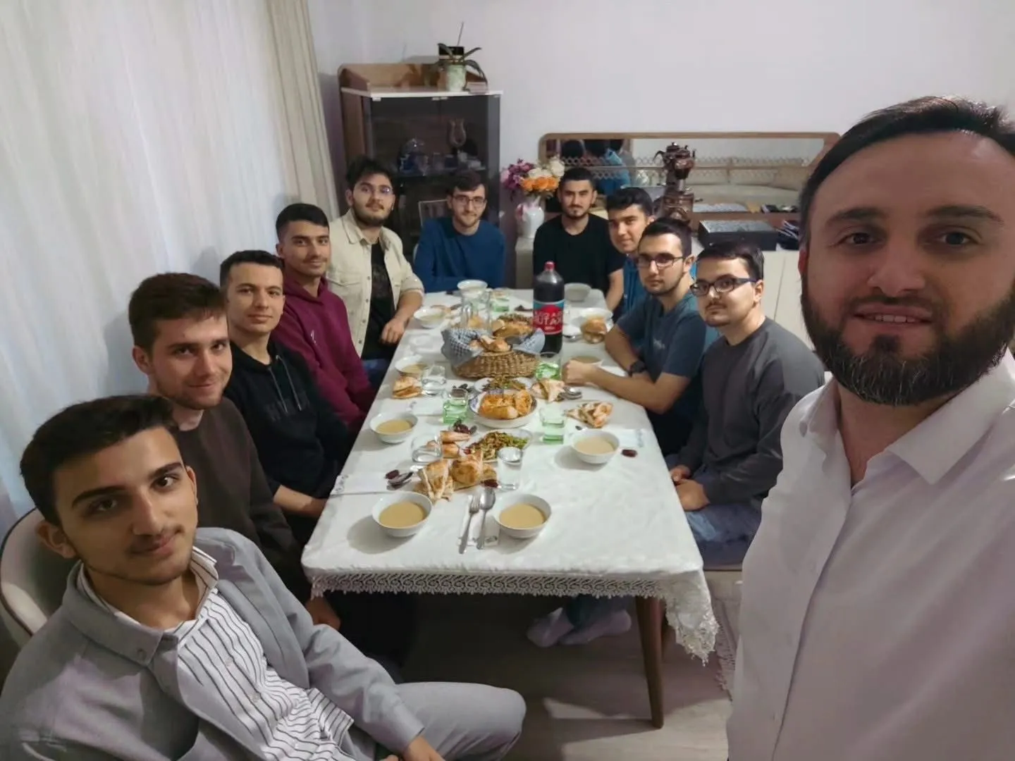 DİN GÖREVLİLERİNDEN ANLAMLI İFTAR