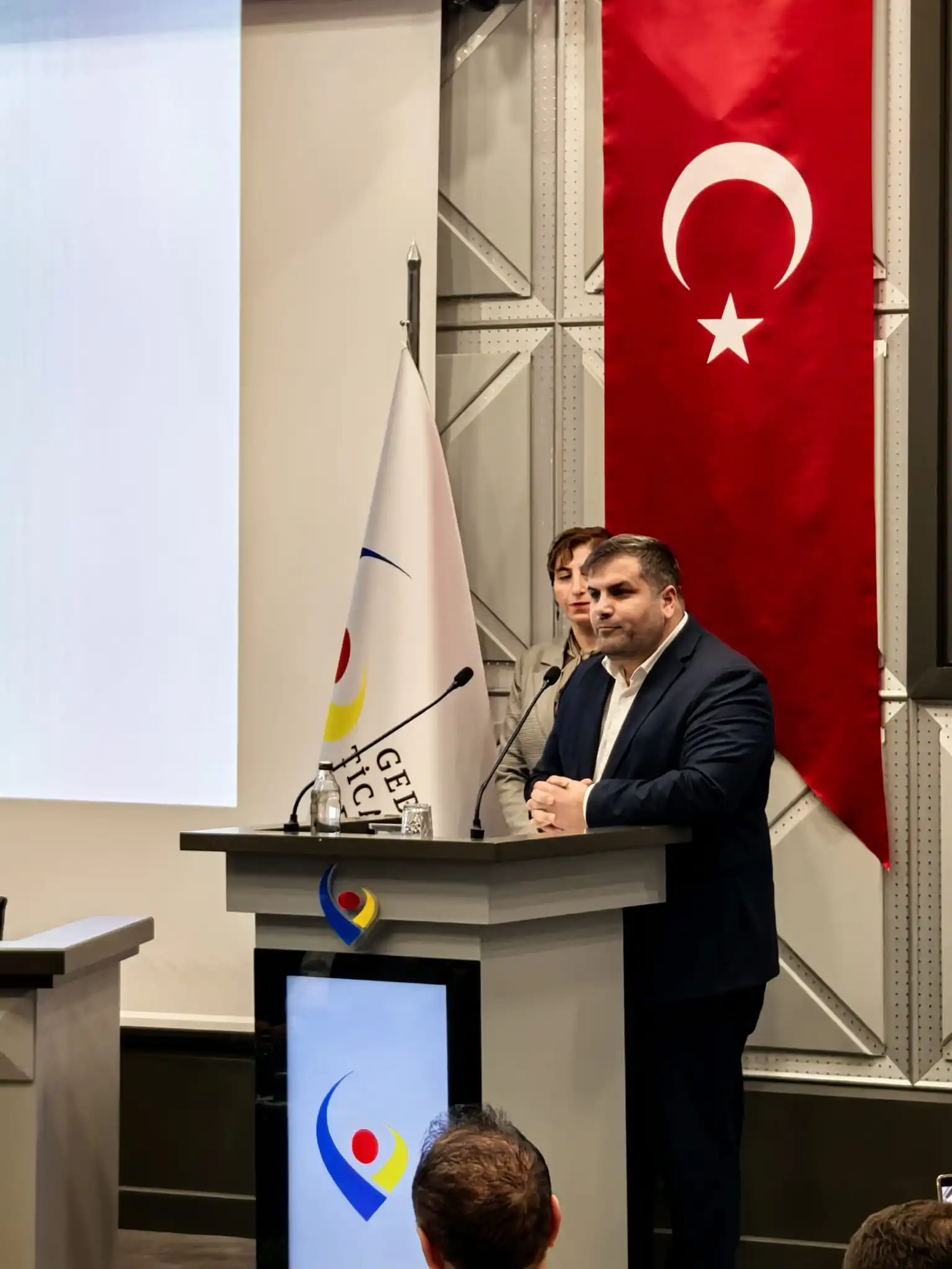 YEREL YAZARLAR DAYANIŞMA FORUMU VE ÇÖZÜM ARAYIŞI