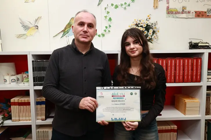 BİR ÖYKÜSÜN SEN ATÖLYESİNDEN TÜRKİYE BİRİNCİLİĞİ