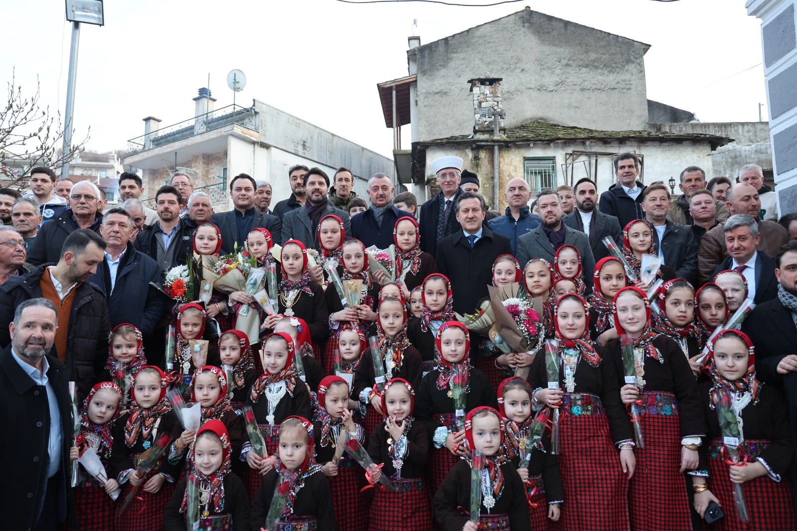 BÜYÜKAKIN, SOYDAŞLARLA BULUŞTU