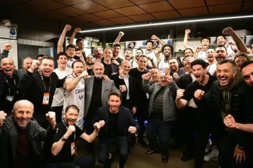 Çayırova Belediyesi Basketbol Takımı 17 Sayı Farkı Kapatıp Maçı Kazandı