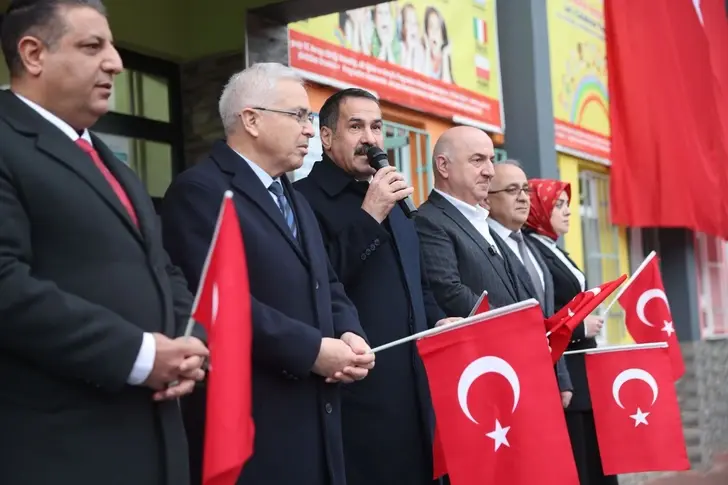 HAFTAYA OKULLARDA BAŞLADILAR