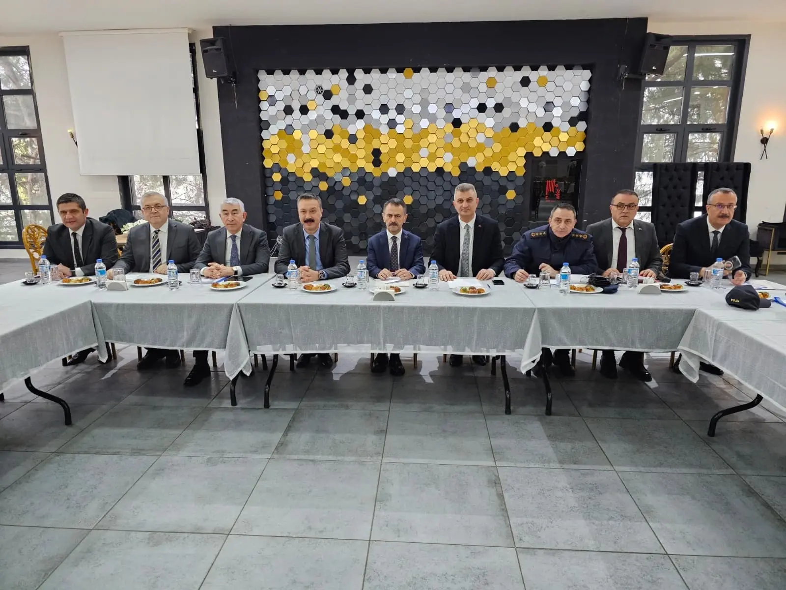 Kocaeli Valisi Aktaş, Gölcük’te Muhtarların Taleplerini Dinledi ve Eğitim Kurumlarını Ziyaret Etti