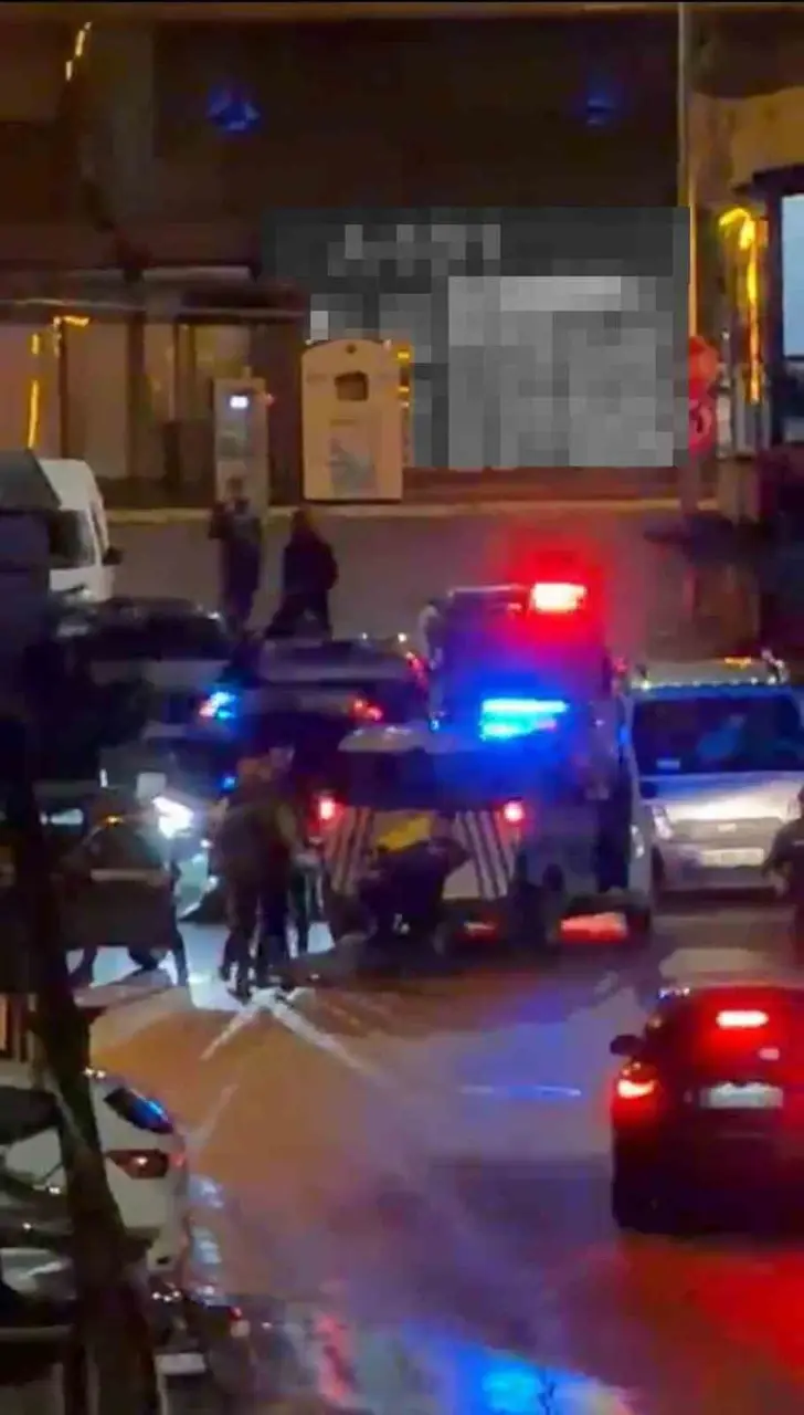 Polisin Yolu Kapattığı Şüpheli Kaçamayınca Yakalandı