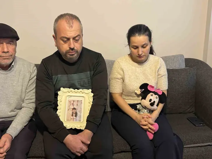 Servis Değişikliği Nedeniyle Servisini Ararken Hayatını Kaybeden 1. Sınıf Öğrencisi Ela’nın Üzücü Olayı