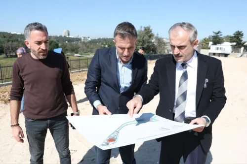 Çayırova Kent Park ve Fatih Sultan Mehmet Parkı Yenileme Çalışmaları Başladı: Başkan Çiftçi Revizyonları Yerinde İnceledi