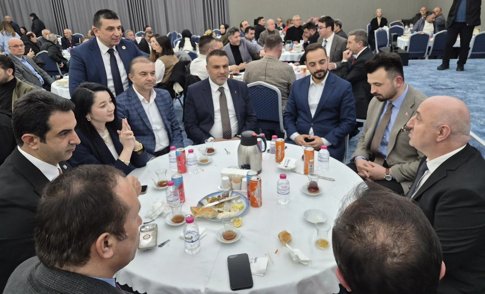 GİRESUNLULAR SALONA SIĞMADI