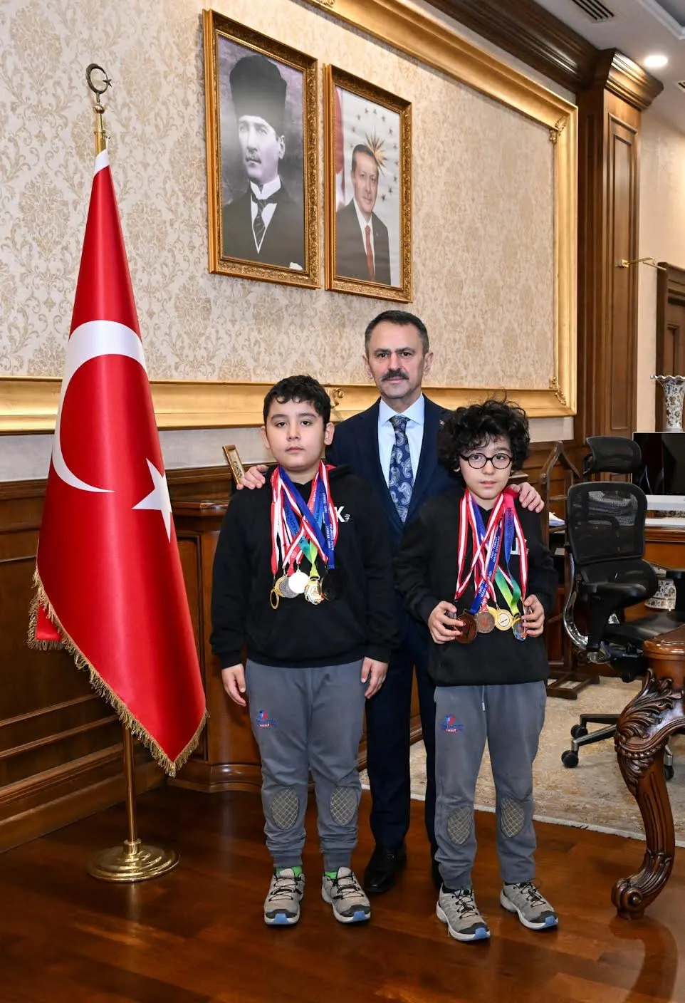 GURUR VE ASİL DAŞDEMİR KARDEŞLERDEN VALİ AKTAŞ’A  ZİYARET