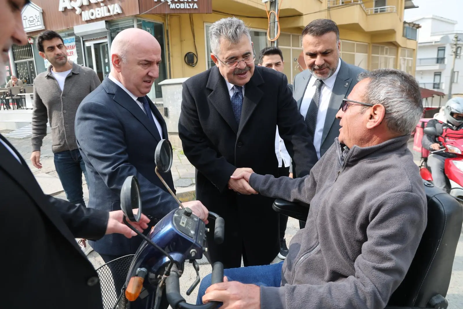 TİPİOĞLU,VATANDAŞLARLA BULUŞTU