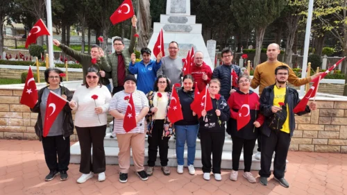Kocaeli Gonca Engelsiz Yaşam Merkezi’nden Şehitlere Duygusal Vefa Ziyareti