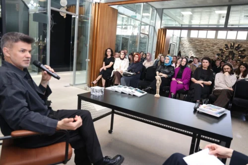 Cihan Nacar’dan Moda Akademisi’nde Genç Tasarımcılara Kariyer ve Başarı Sırları