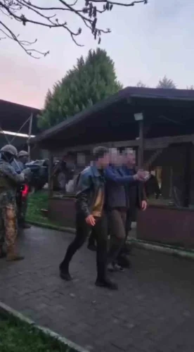 Kocaeli’de 4 Yıl Firari Müebbet Hükümlüsü At Çiftliğinde Yakalandı