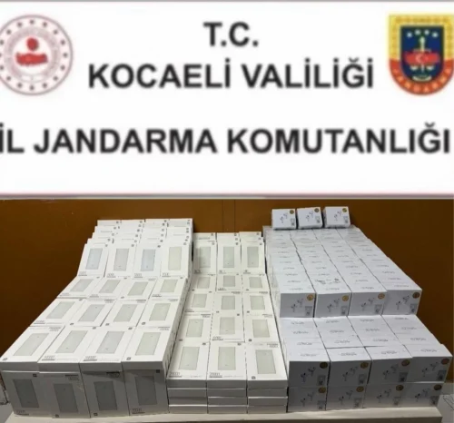 Kocaeli’de 4.4 Milyon TL Değerinde Kaçak Powerbank ve Kulaklık Ele Geçirildi
