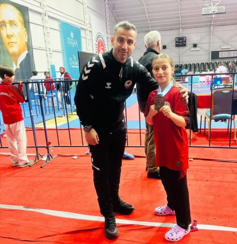 Körfez Gençlerbirliği’nden 3 Milli Karateci Balkan Çocuklar Karate Şampiyonası’nda Türkiye’yi Temsil Edecek