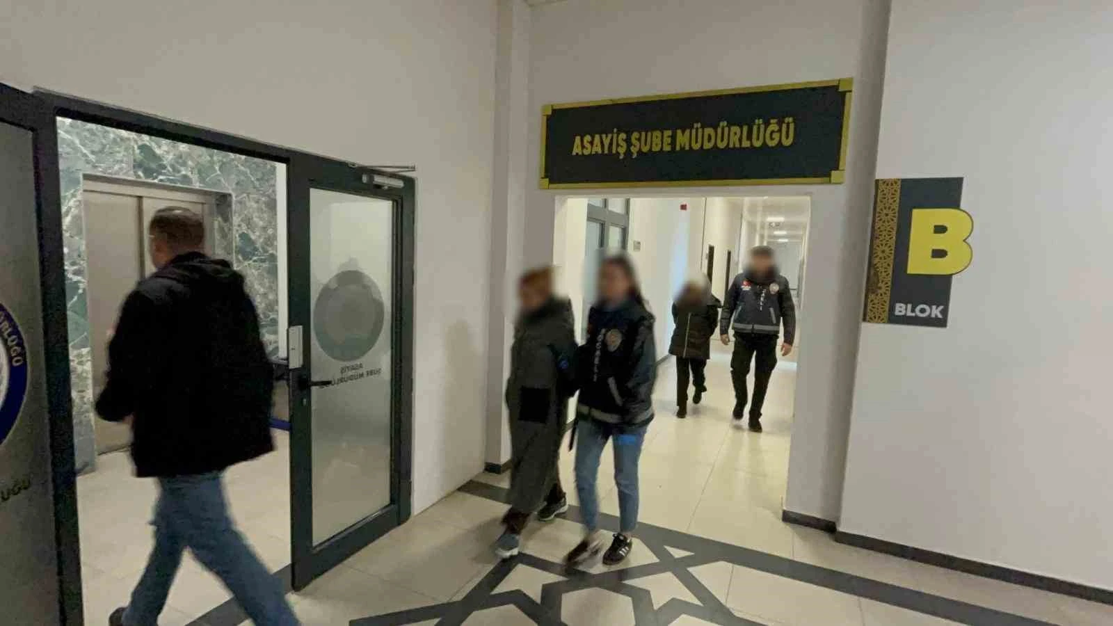 Gebze’de 70 Bin TL’lik Ziynet Çalan 2 Kadın İstanbul’da Yakalanıp Tutuklandı